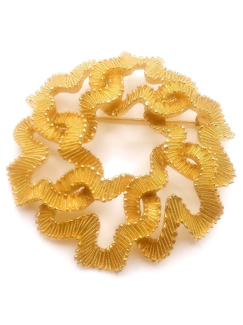 Vintage Crown Trifari Abstract Ribbon Swirl Textured Gold Tone Brooch Collectors